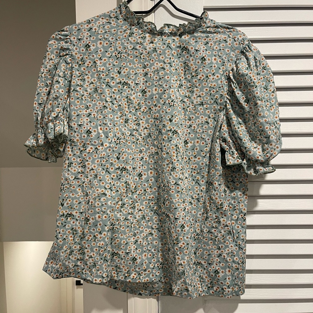 Women’s Floral Ruffle Neck Top - Light Blue Daisy Print
